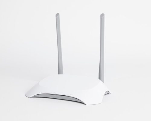 [fpdl.in]_wireless-router-mockup-5g-network-device_53876-96815_medium